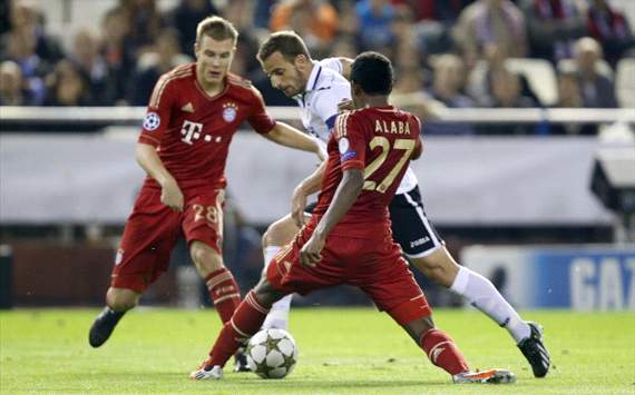 Valencia's Roberto Soldado Bayern Munich's David Alaba Holger Badstuber UEFA Champions League