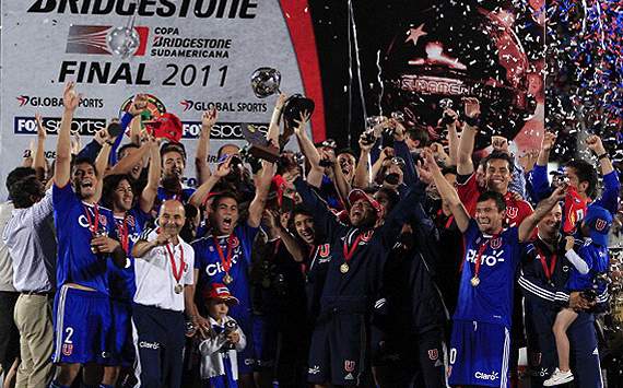 Azules celebran un año de la Sudamericana