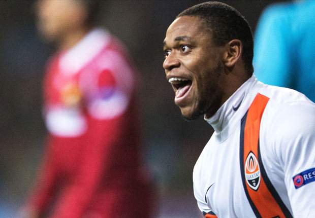 Luiz Adriano pede desculpas por lance polêmico