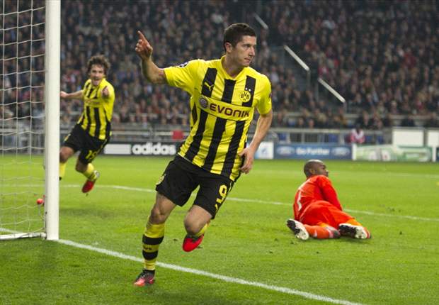 Dortmund's Zorc denies receiving offers for Lewandowski