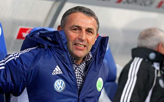 Klaus Allofs bestätigt Interesse des VfL Wolfsburg an Hannovers Konstantin Rausch
