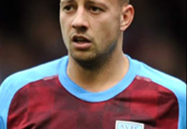 Aston Villa Siap Pinjamkan Alan Hutton