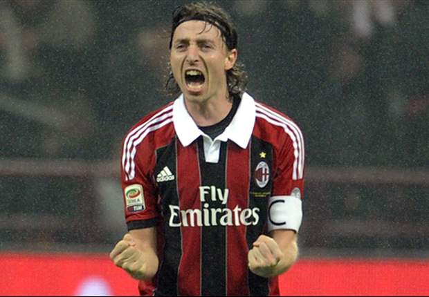 Dovrà essere un 2013 di conferme per Montolivo e il suo Milan: "Continuamo così, la classifica è corta e i primi posti vicini..."