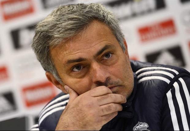 Mourinho says Kaka is unlikely to leave Bernabeu during transfer window