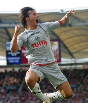 Hannovers Huszti schießt den VfB ins Verderben (firo)