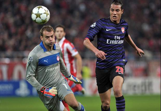 Official: Arsenal striker Chamakh joins West Ham on loan until end of season