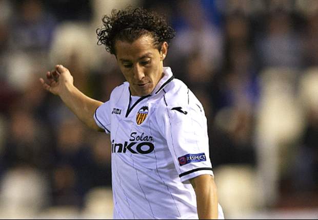El DT de Valencia explica porqué Guardado juega de lateral