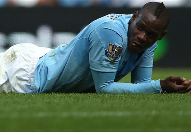 Mancini frustrated with Balotelli's performance in Manchester derby
