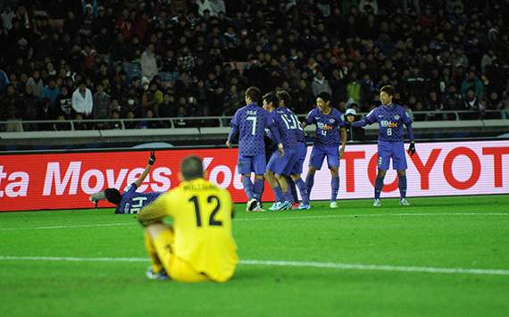 Sanfrecce edge out plucky Auckland