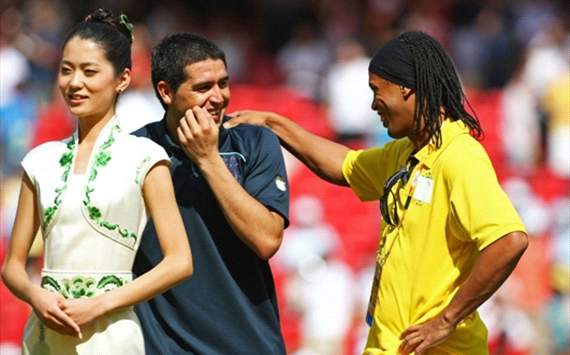 Ronaldinho: Messi es el mejor del mundo