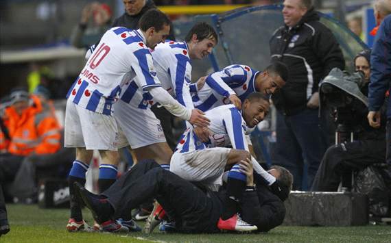 Van Basten bejubeld door sc Heerenveen