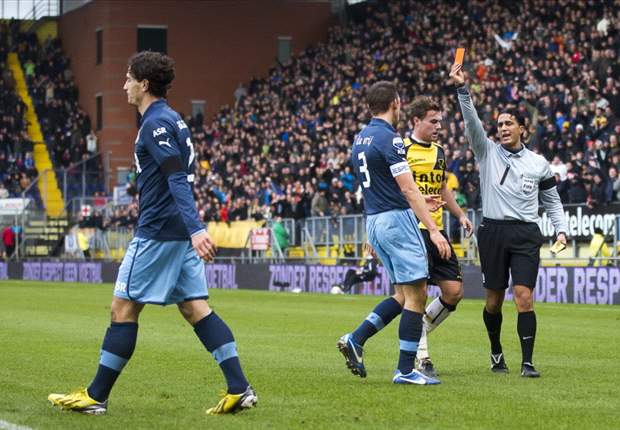 Janmaat baalt van rode kaart: "Heel dom"