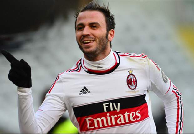 Pazzini sprona il Milan alla rincorsa al terzo posto: "Non dipende solo da noi, ma arriviamo a maggio senza rimpianti"