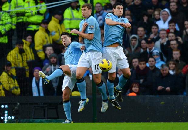 ANG, City - Neville tacle Nasri