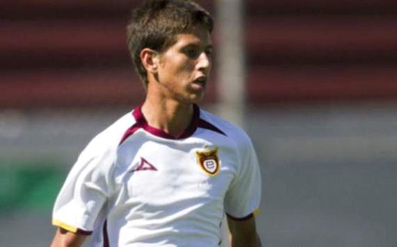 Damm completes Manchester United trial & returns to Estudiantes Tecos