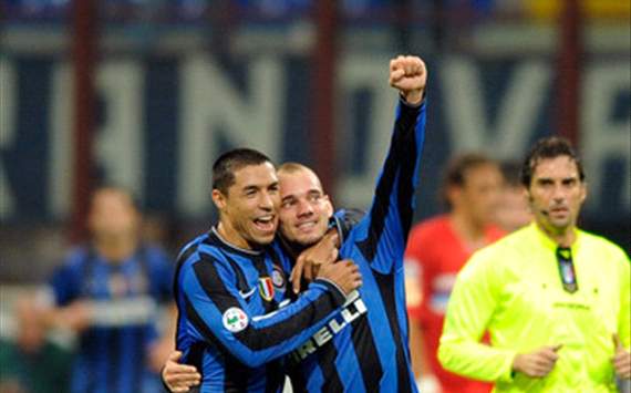 Galatasaray inicia gestiones para contratar a Sneijder