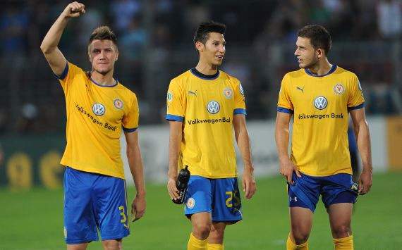 Braunschweig weiter auf Bundesliga-Kurs - Sieg für Bochum und Paderborn