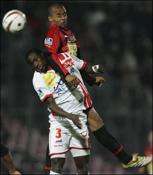 Pape Diakhate of Nancy vs Sammy Traore of Nice (AFP)