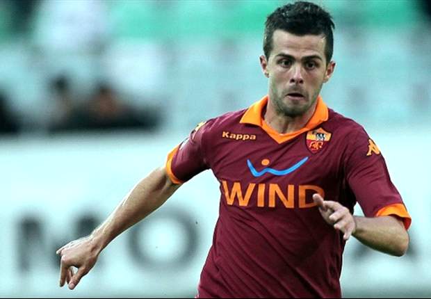 Pjanic sorry for Zeman after Roma sacking