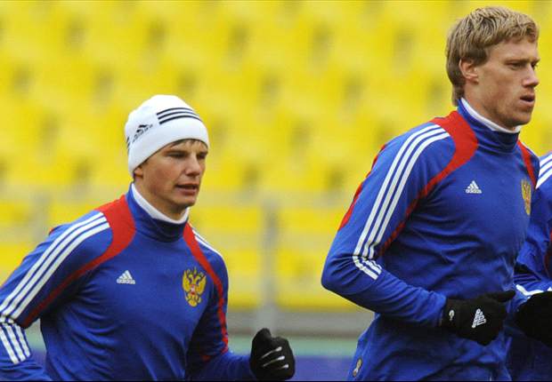 Arshavin visits Russia training session despite lack of call-up