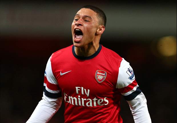 Arsenal winger Oxlade-Chamberlain vows to improve
