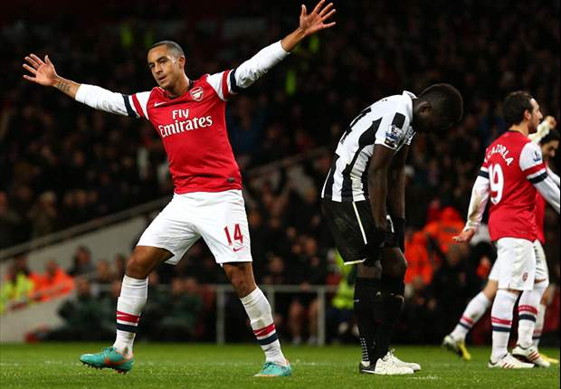 Walcott contract renewal would boost entire Arsenal team, claims Wenger