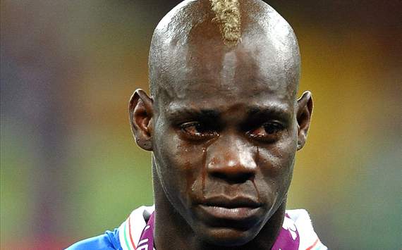 Balotelli will remain at Manchester City, claims agent