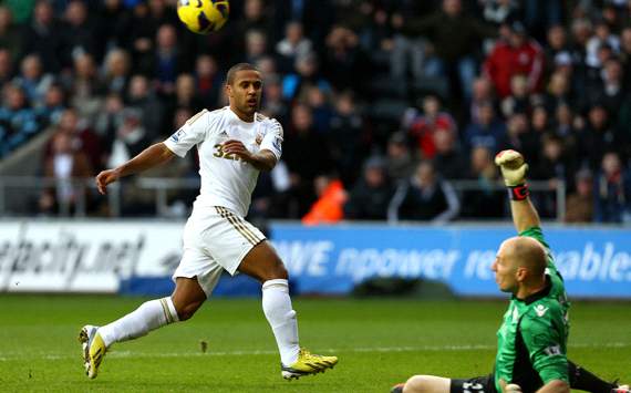Swansea langer door met Routledge
