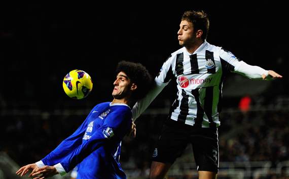 EPL - Newcastle United vs Everton, Marouane Fellani and Davide Santon