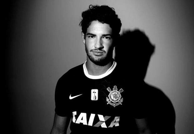 Pato sta bene, il Corinthians è pronto a schierarlo in campo: "Nel giro di tre settimane sarà pronto per giocare"