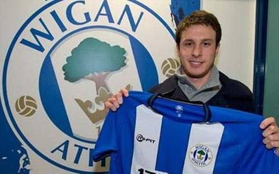 Henriquez hoping to emulate Cleverley success at Wigan