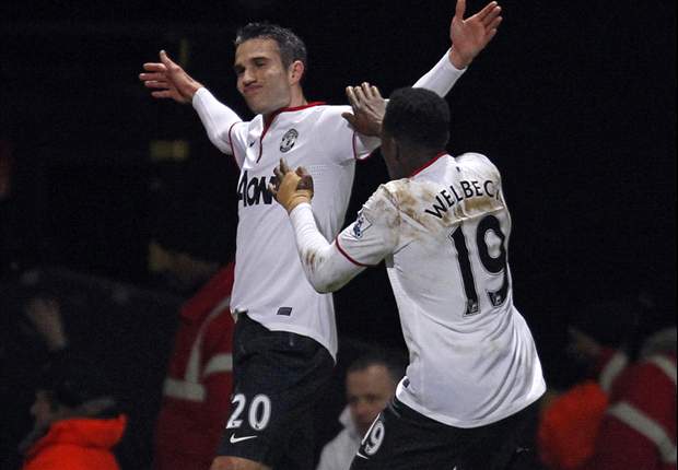 Van Persie will fire Manchester United to the title, says Wenger