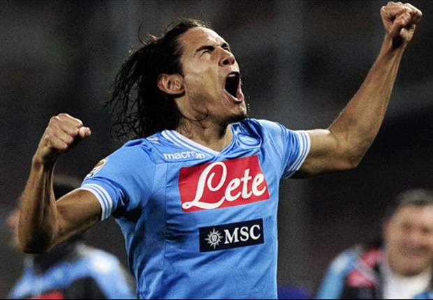 23esima giornata, 23 anni che il Napoli non era in vetta a questo punto... Corsi e ricorsi storici, l'euforia di Cavani: "Sogniamo coi tifosi"
