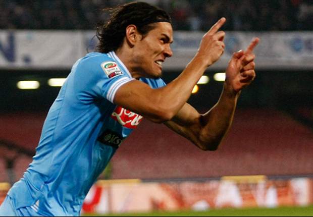Il matrimonio Cavani-Napoli è minacciato dal Real: spunta un incontro segreto con gli agenti del Matador! De Laurentiis si consolerà con Balotelli?
