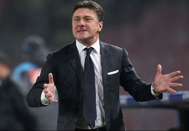 Infortuni bizzarri in Lazio-Napoli: Mazzarri si fa male imprecando, Mauri mentre esulta...ed è costretto a uscire!