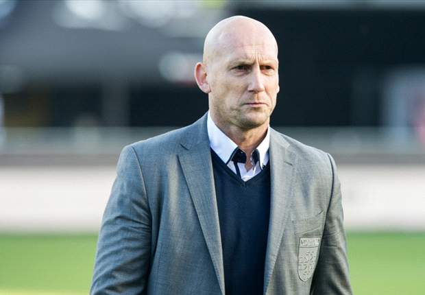 Stam becomes assistant coach at Ajax
