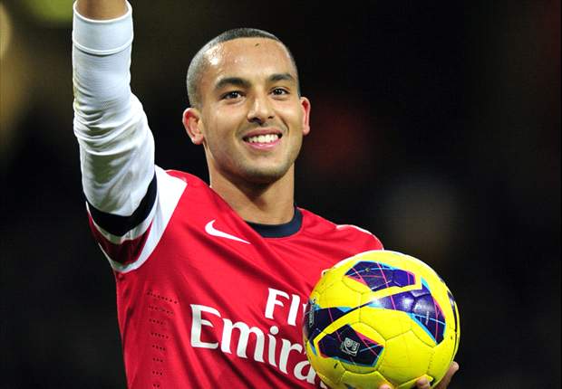Walcott to start on the right for Arsenal against Chelsea