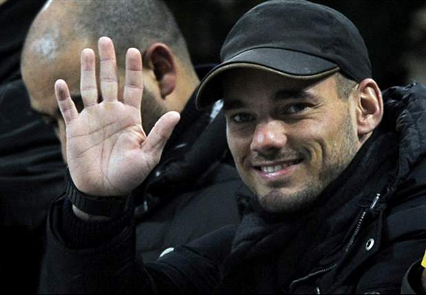 L'intrigo Sneijder continua, in corso vertice ad Appiano. E Yolanthe attacca: "C'è chi gioca sporco, io amo Istanbul. Inter? Non siamo ancora andati via"