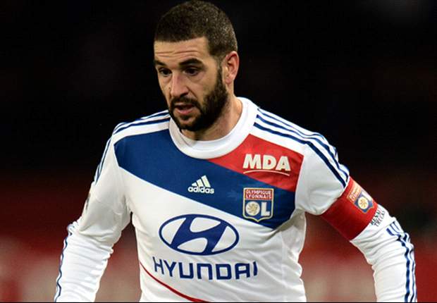 Juve, il tempo stringe e Conte aspetta l’attaccante: Lisandro Lopez saluta il Lione, in Spagna parlano di uno scambio Higuain-Vidal… ma per giugno