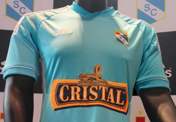 Sporting Cristal presentó su nueva camiseta para 2013