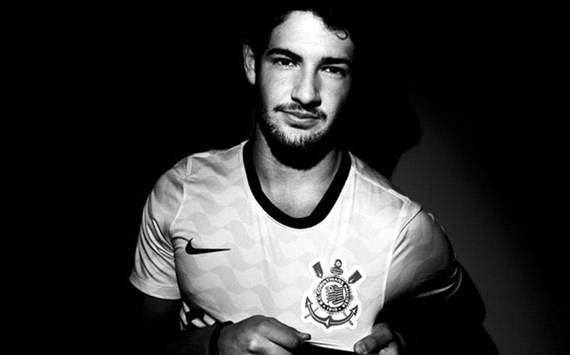 Corinthians fans the best in Brazil, says Pato