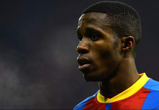 El Manchester United lanza una oferta de 27 millones de dólares por Zaha y gana terreno al Arsenal
