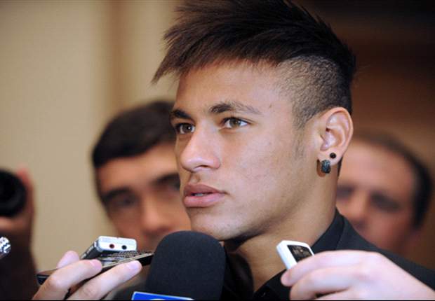 Neymar could remain in Brazil after 2014, insists Luis Alvaro