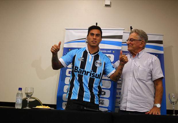 Edu Vargas lancia le prime parole al veleno da giocatore del Gremio: "Mazzarri non aveva fiducia in me, entravo solo gli ultimi cinque minuti, qui sarà diverso"