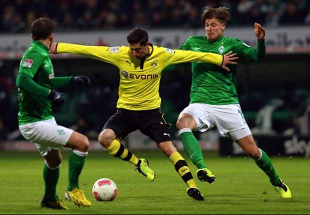 Manchester United target Lewandowski not leaving for Bayern, claims Dortmund chief