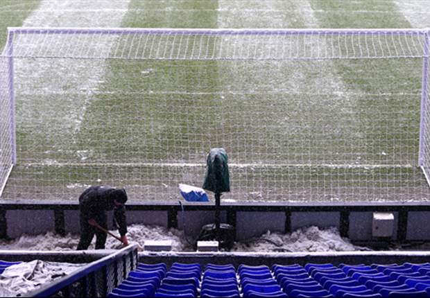 Tottenham v Manchester United passes pitch inspection