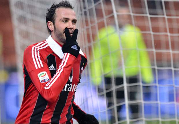 Calciomercato Juventus, Marotta riuscirà a regalare una punta a Conte? Ultimo tentativo per Lisandro, spunta Pazzini 
