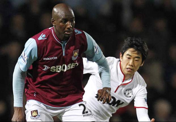 Allardyce to hold talks with Alou Diarra on West Ham future