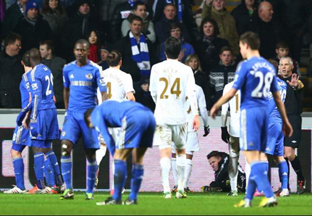 'What an absolute joke!' - Football reacts to Hazard's dismissal