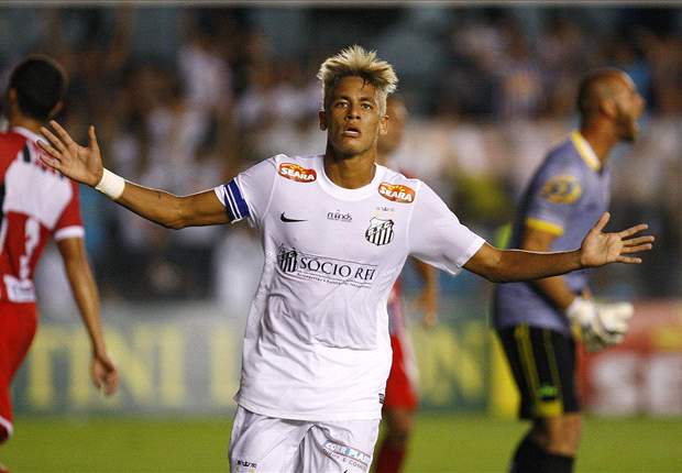 In Europa per migliorare? Neymar non ha fretta: "Secondo me si può crescere anche al Santos, dopo il 2014 vedremo..."